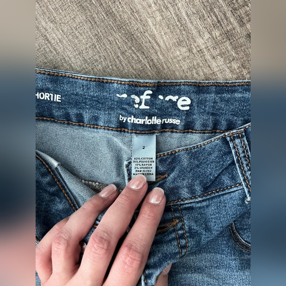 Jeans - Picture 2 of 3